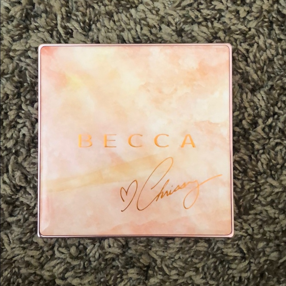 BECCA x Chrissy Teigen Glow Face Palette